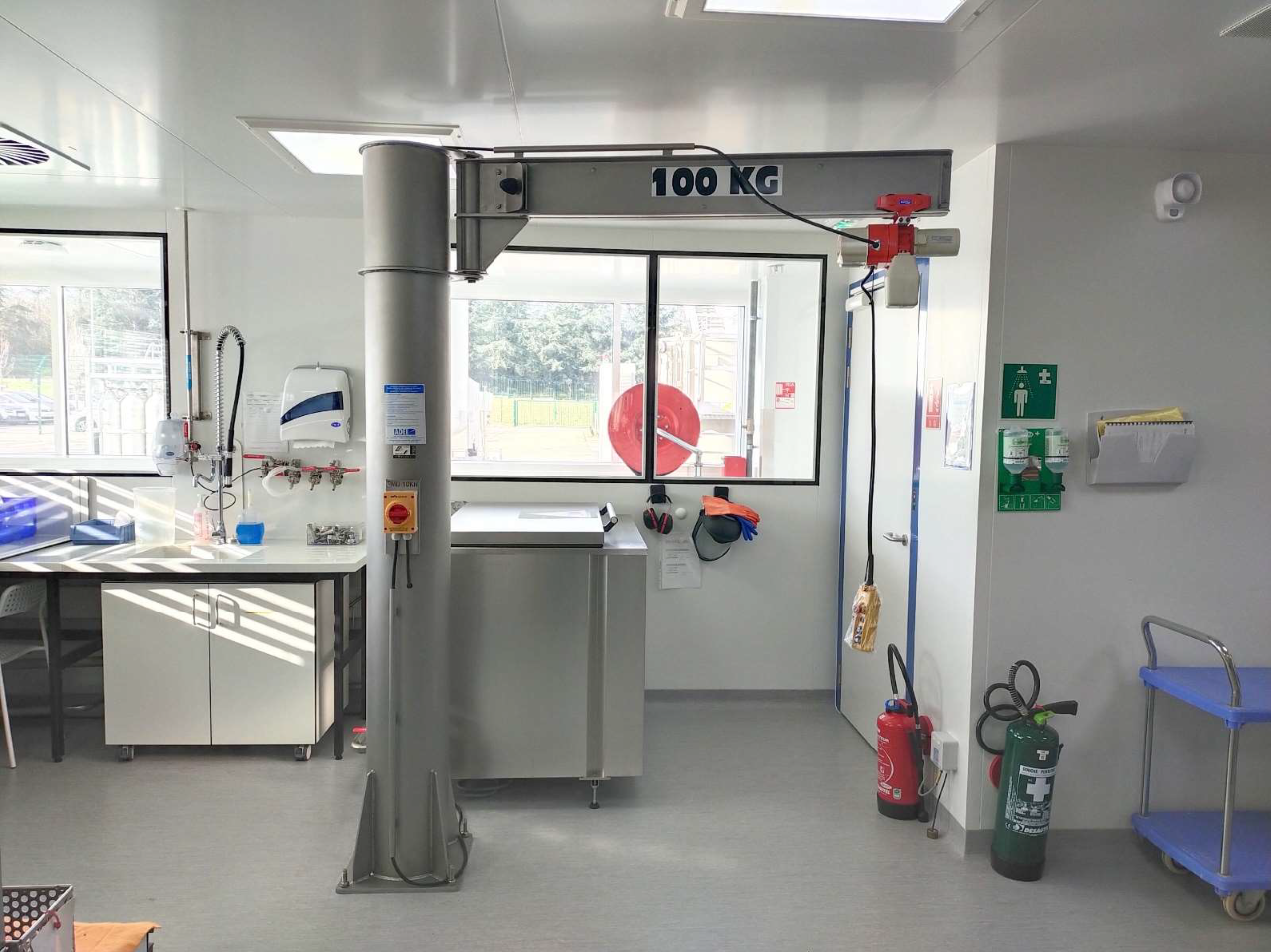 Potence Inox et palan électrique à chaine ED